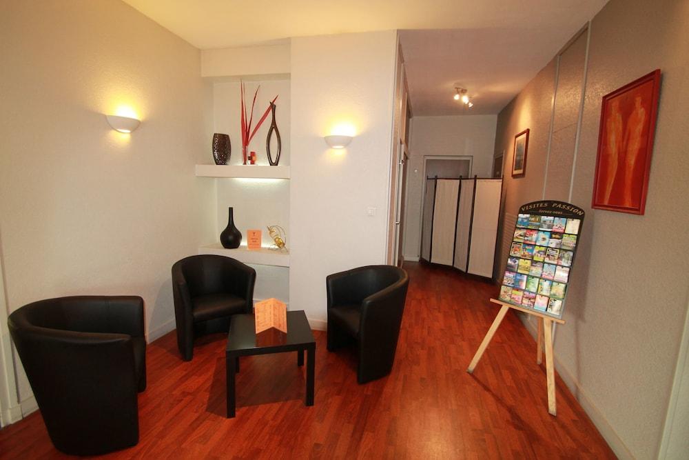Adonis Lyon Est Hotel Artys Saint-Priest-en-Jarez Εξωτερικό φωτογραφία