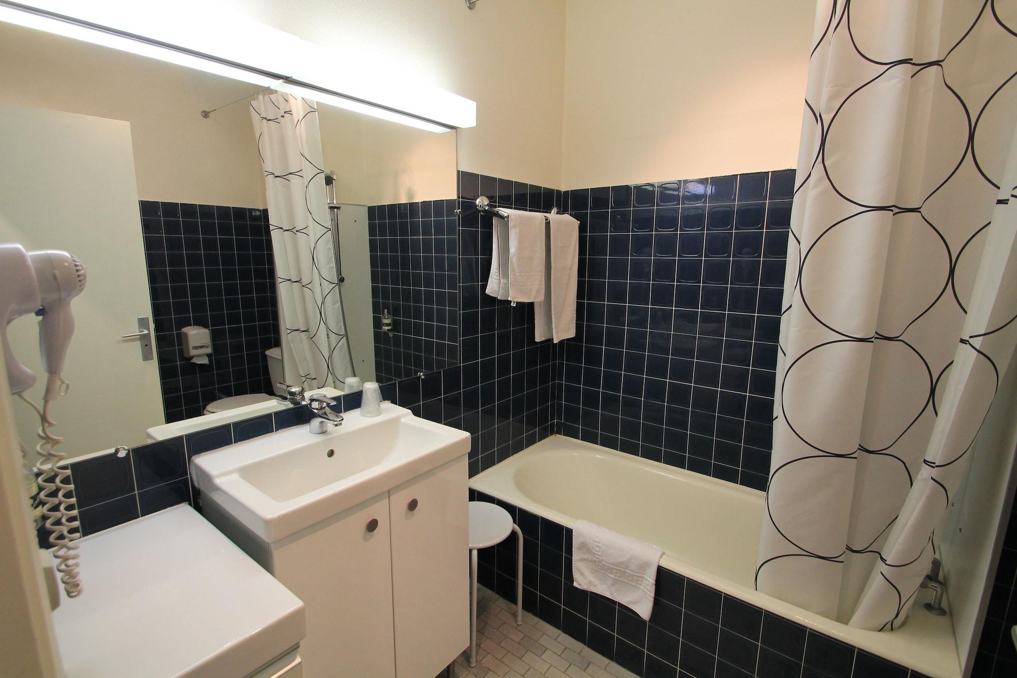 Adonis Lyon Est Hotel Artys Saint-Priest-en-Jarez Εξωτερικό φωτογραφία