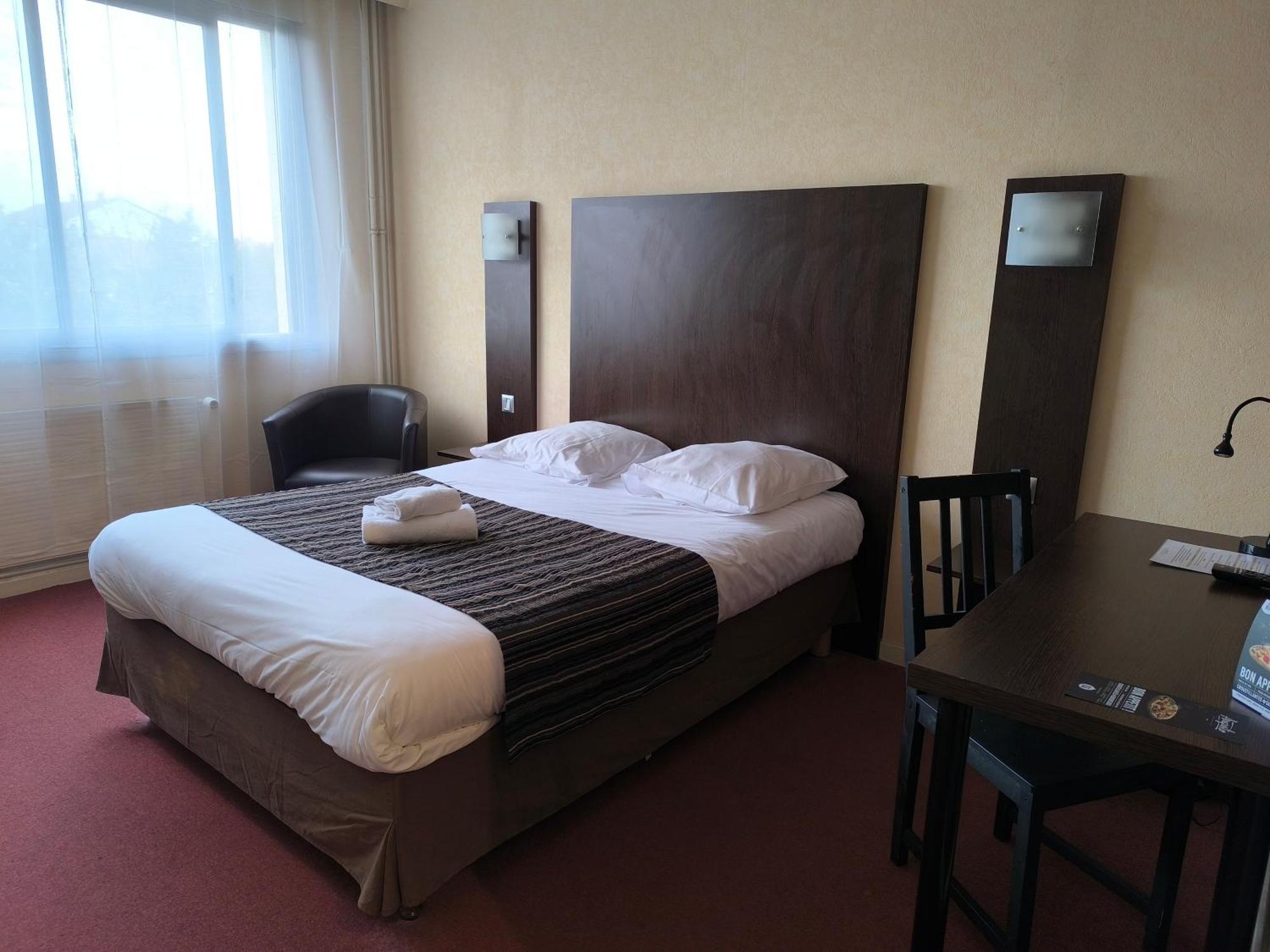 Adonis Lyon Est Hotel Artys Saint-Priest-en-Jarez Εξωτερικό φωτογραφία