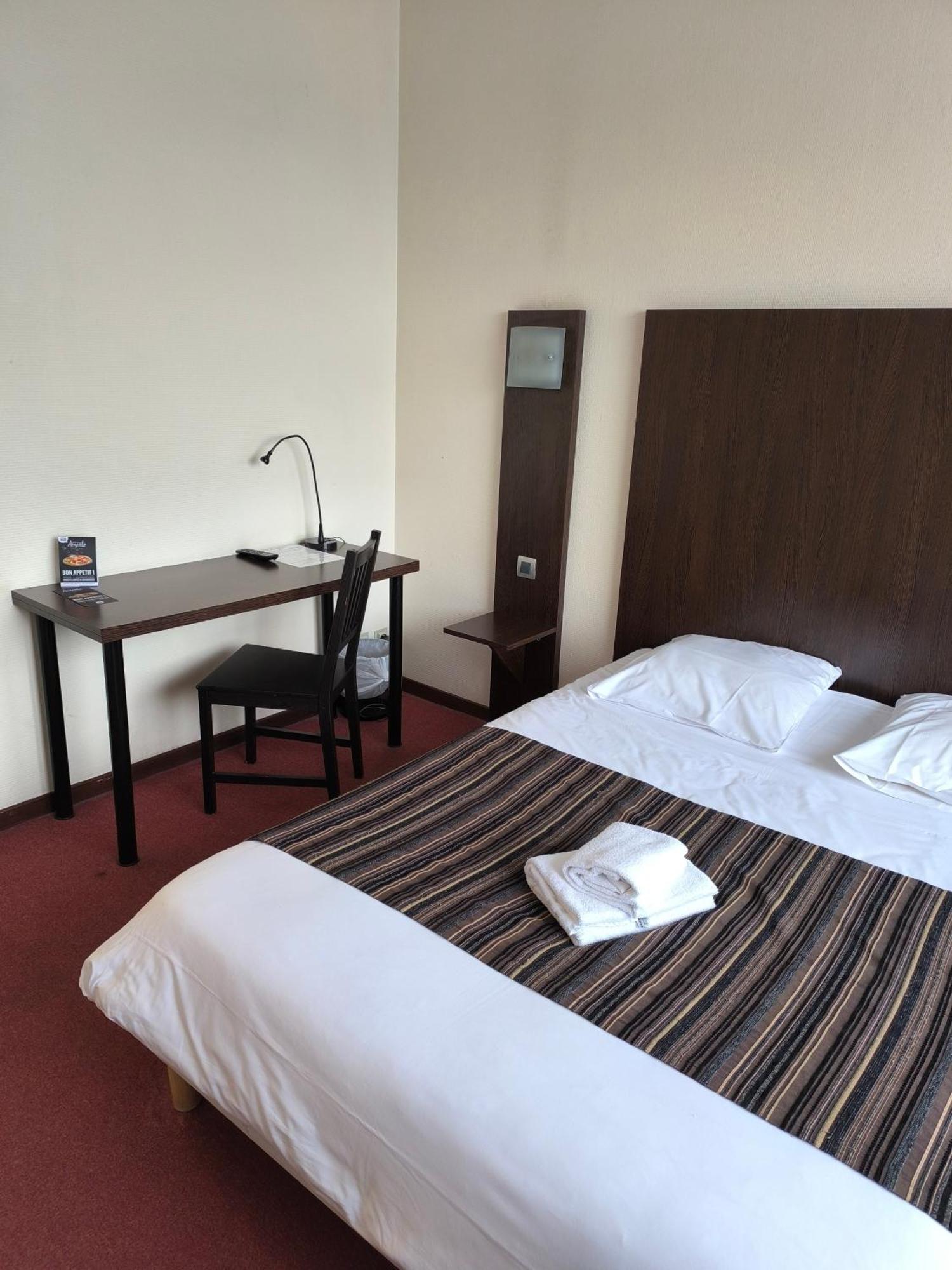 Adonis Lyon Est Hotel Artys Saint-Priest-en-Jarez Εξωτερικό φωτογραφία