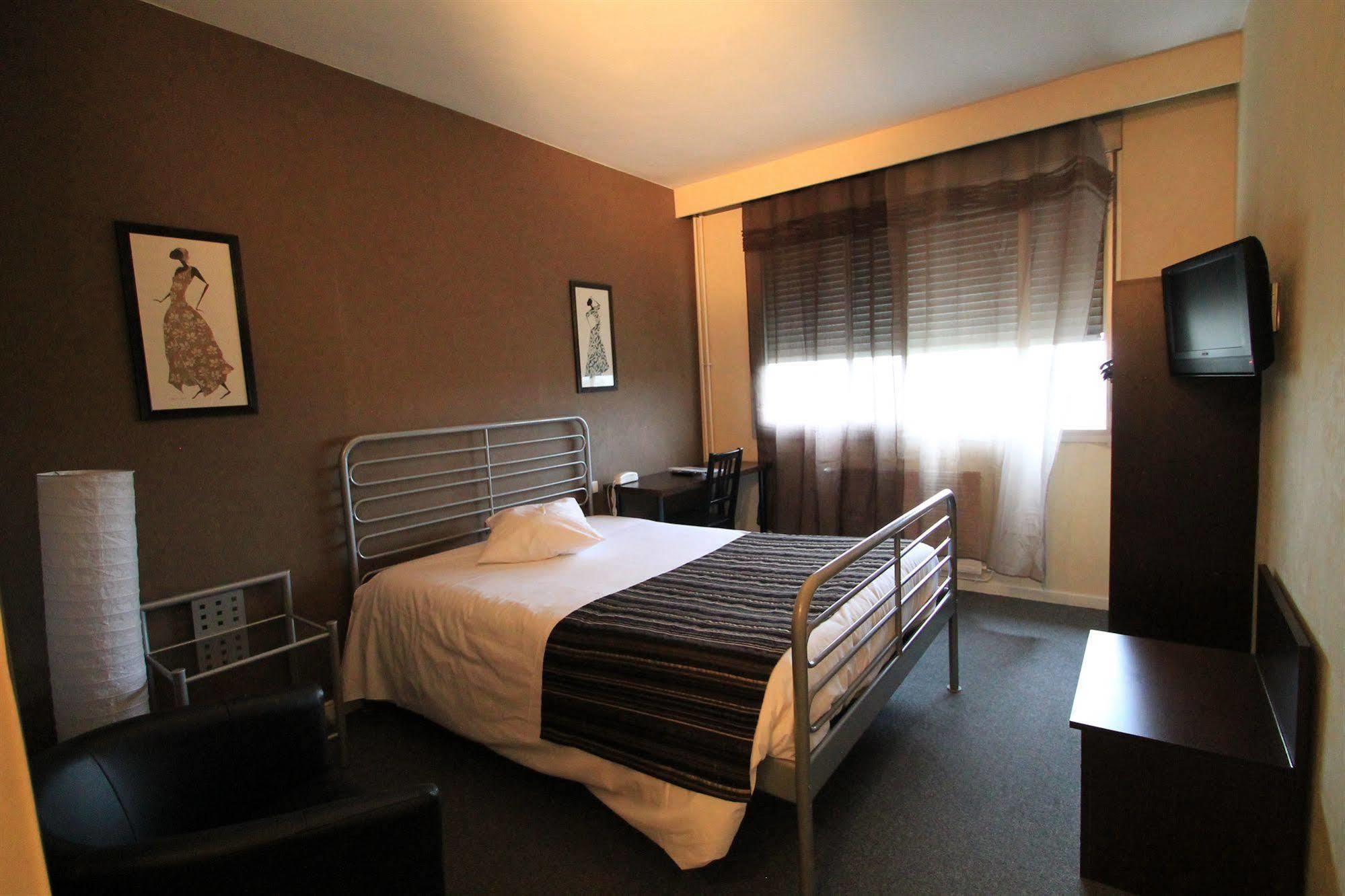 Adonis Lyon Est Hotel Artys Saint-Priest-en-Jarez Εξωτερικό φωτογραφία