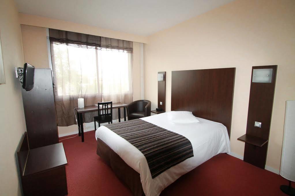 Adonis Lyon Est Hotel Artys Saint-Priest-en-Jarez Εξωτερικό φωτογραφία